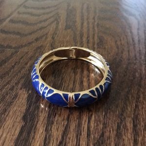 Bengle Clasp Bracelet